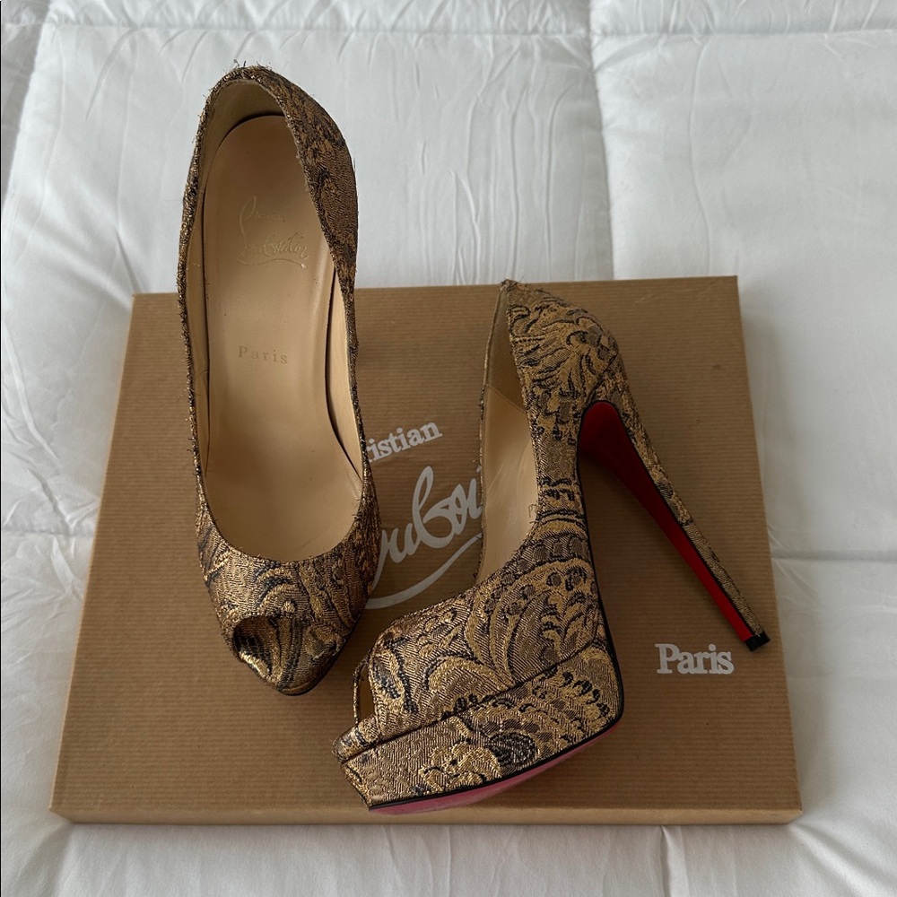 Christian Louboutin Lady Peep Heels